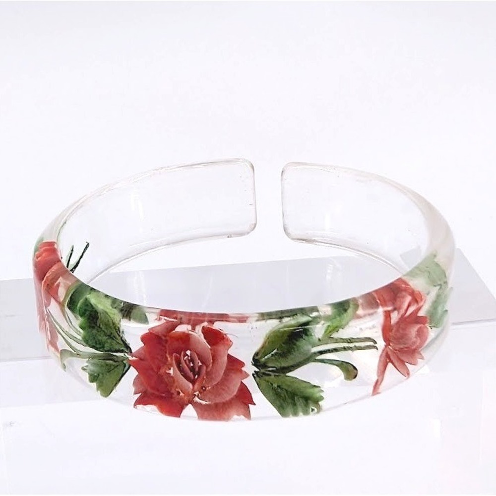 VTG Lucite Cuff Bracelet Red Rose Embedded Floral‎ Clear Acrylic Botanical 8.75"